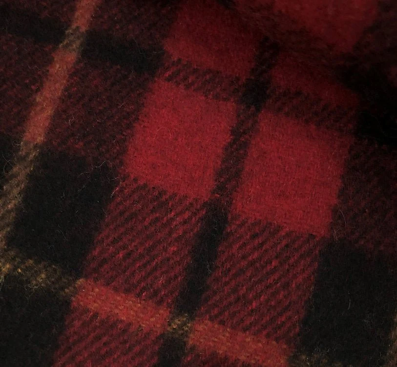 Wallace Recycled Wool Blanket in Classic Tartan Check - Image 2