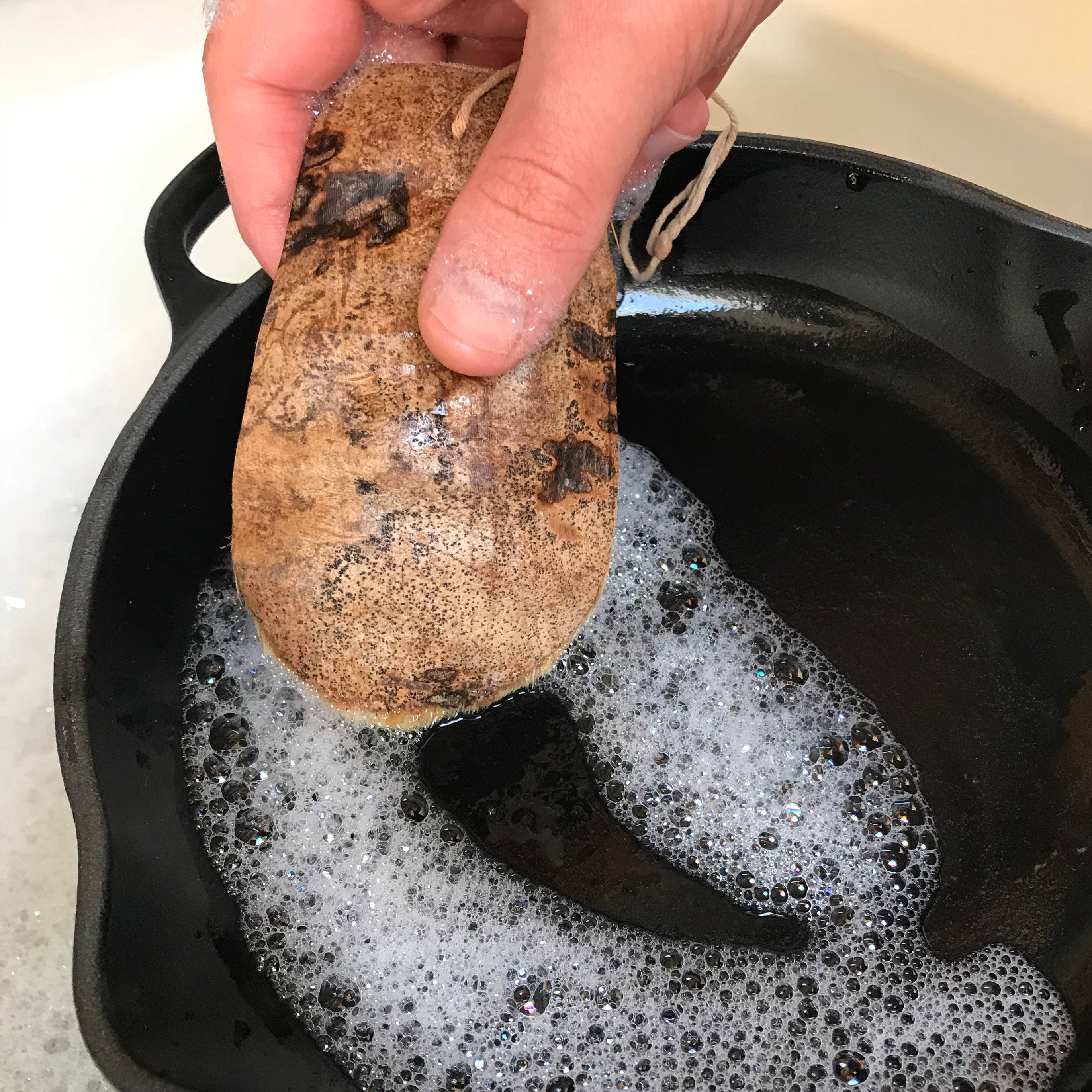 LoofCo Washing-Up Scraper – Natural Coconut Husk Pan Cleaner - Image 3